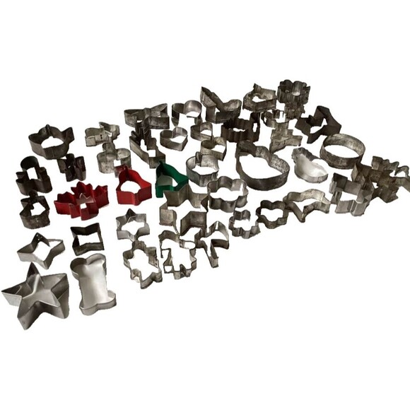 Metal Cookie Cutters Assorted Vtg Lot 43 Teapot Cat Rabbit Leaf Bell Apple Tree - Picture 8 of 14